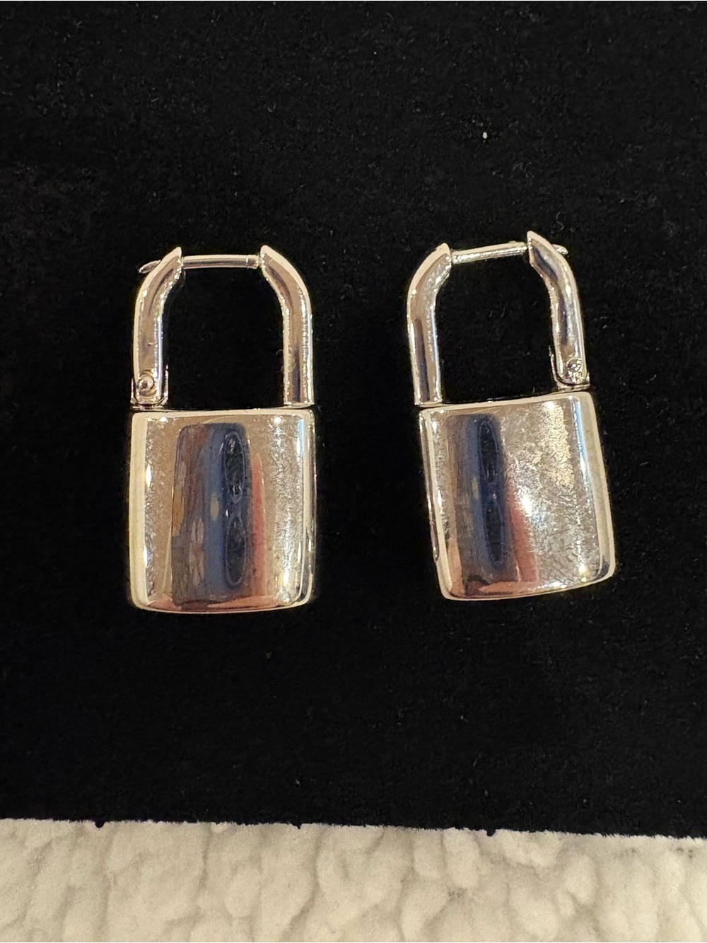 Mulberry Padlock Hoop Earrings Silver NIB - Picture 2 of 6